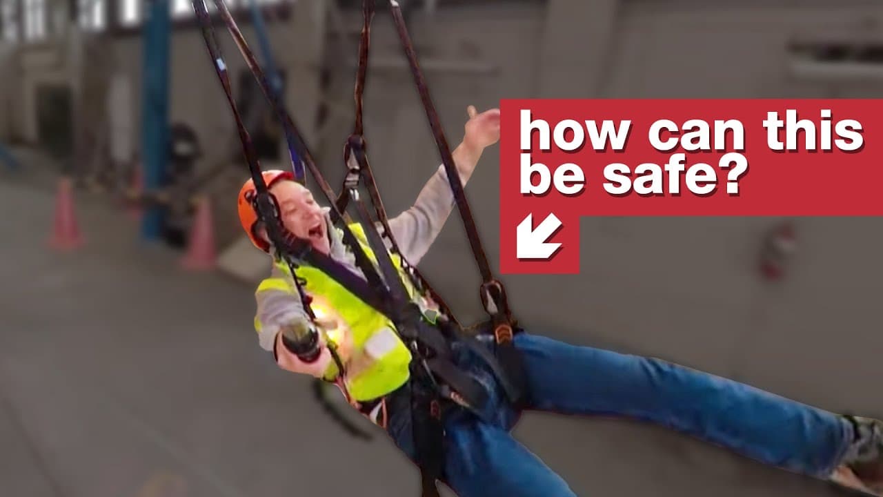 Testování zipline, která jezdí do zatáčky