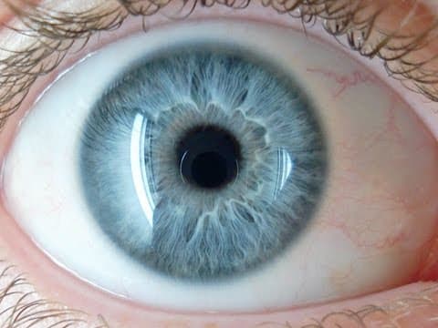 Jakou barvu má zrcadlo?