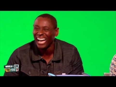 Dokáže David Harewood balancovat bankovku na nosu?
