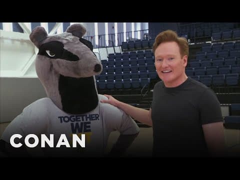 Conan vylepšuje univerzitního maskota