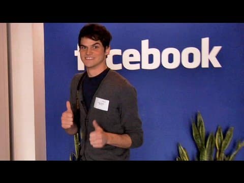 Julian Smith - Prohlídka Facebooku
