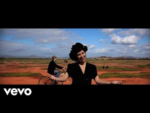 Sophia Charai – Pichu Pichu (APRÍL)