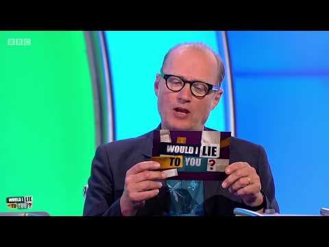 Dostal Ade Edmondson na zranění páteře aspirin?