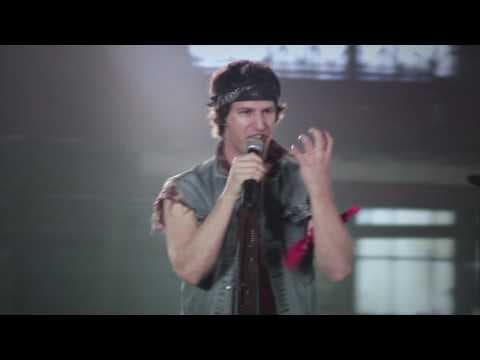 Správní chlapi nekoukají na výbuchy