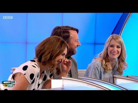 Je Oliver zachránce Rachel, Alexin míchač barev, nebo Davidův dvojník?