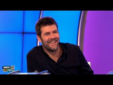 Strávil Rhod Gilbert dovolenou v garáži?