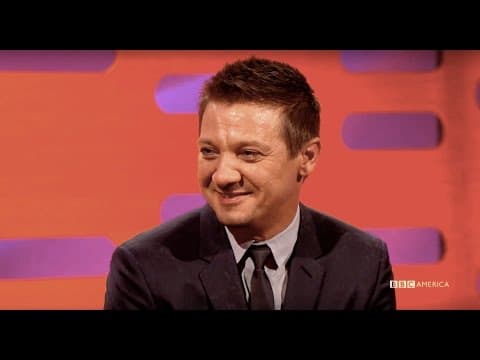 Děsivý Hawkeye a červené křeslo u Grahama Nortona