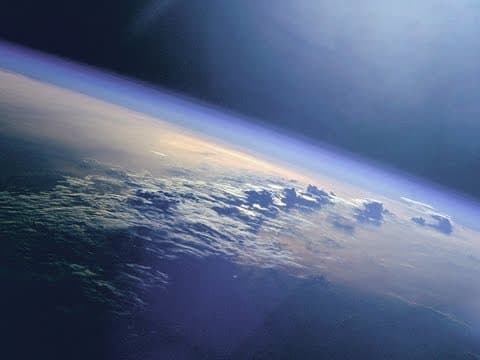 Co kdybychom všichni najednou vyskočili?