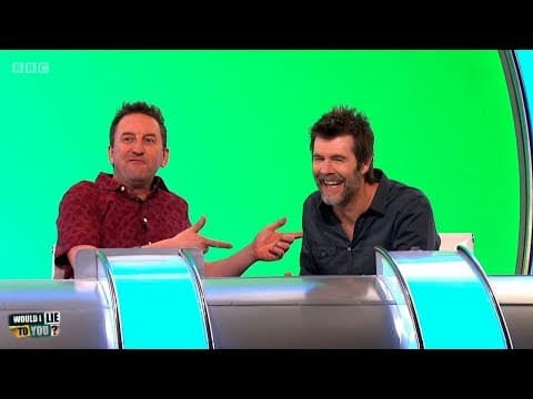 Spal Rhod Gilbert měsíc na ulici?