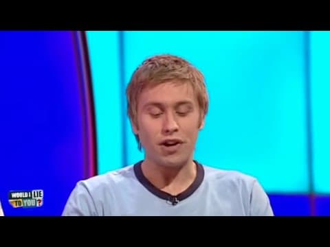 Russell Howard zaměstnancem roku