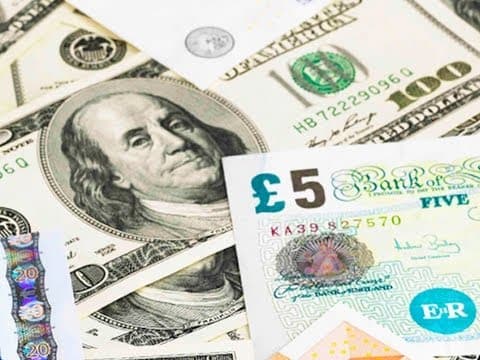 Kolik je na Zemi peněz?