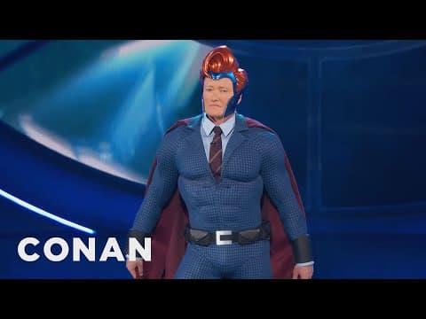 Conan si nechává vyrobit superhrdinský oblek na míru