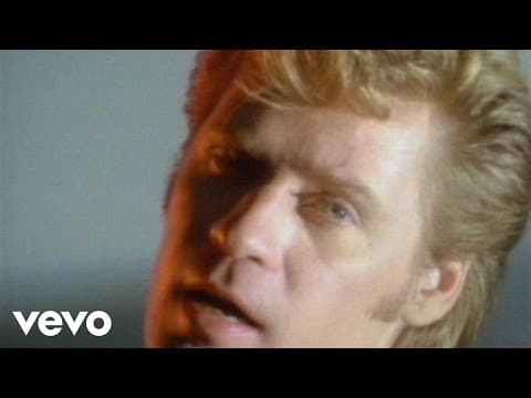 Daryl Hall & John Oates – Maneater